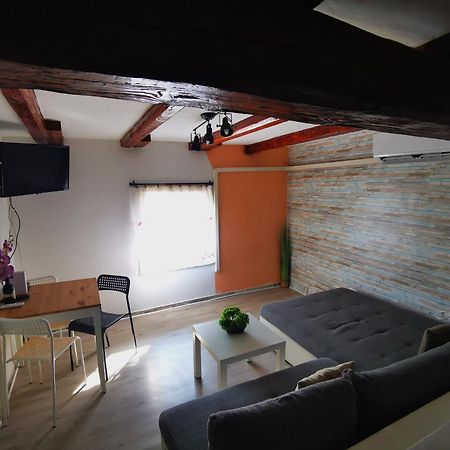 Attica Apartment Pula Bagian luar foto