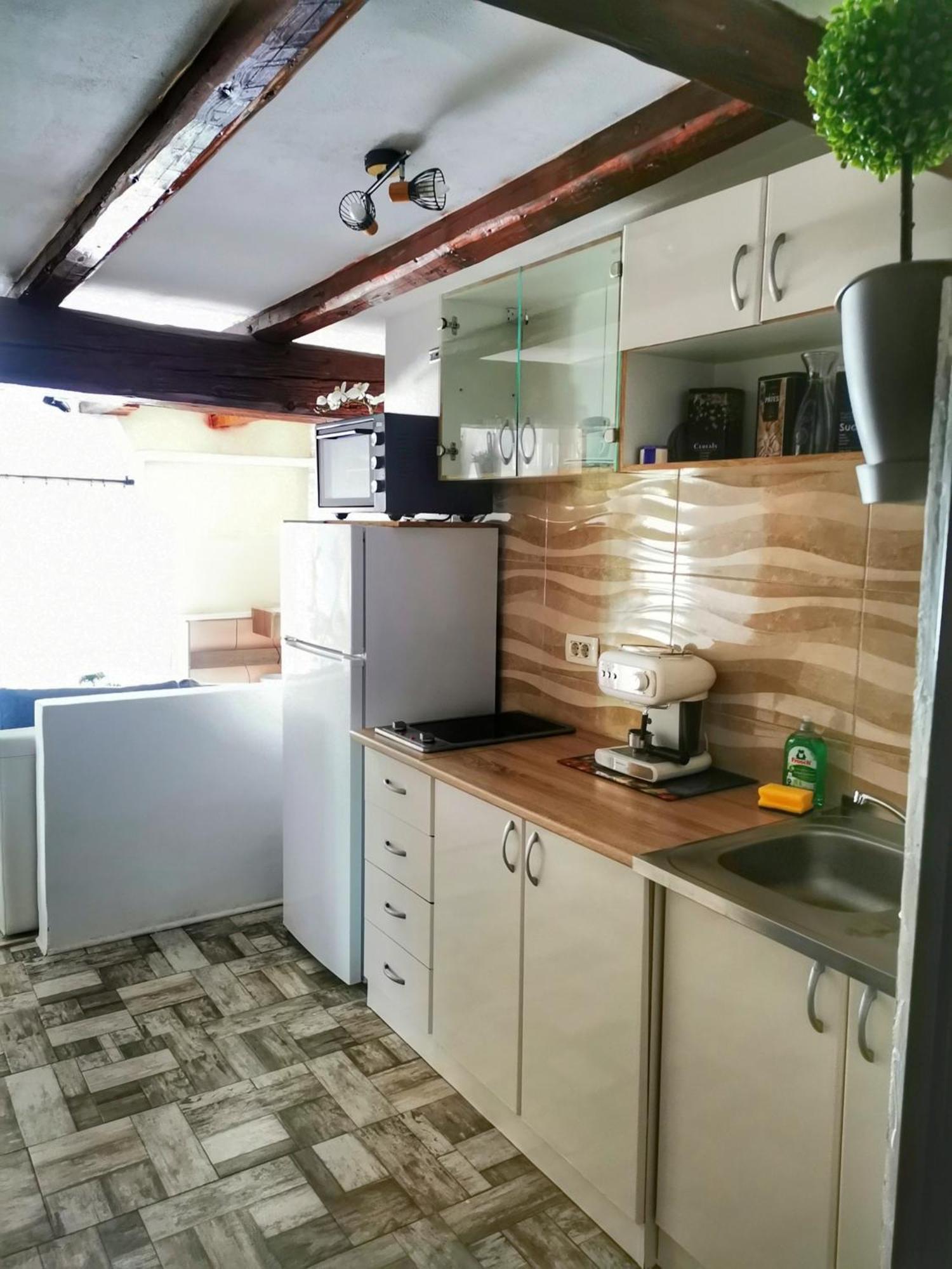 Attica Apartment Pula Bagian luar foto